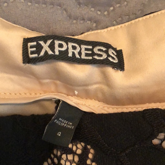 Express shorts size 4 - Picture 3 of 4